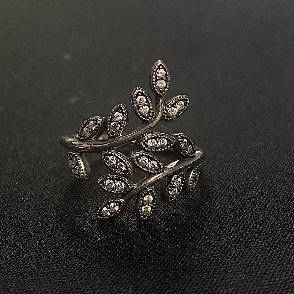 RETIRED Pandora Sparkling Leaves Ring
